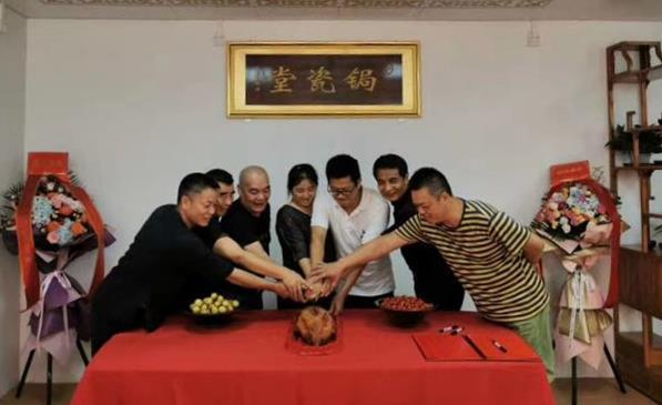 金缮锔瓷行业发展迅速 非遗传承引人关注