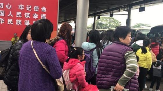 在现场|深圳湾口岸的