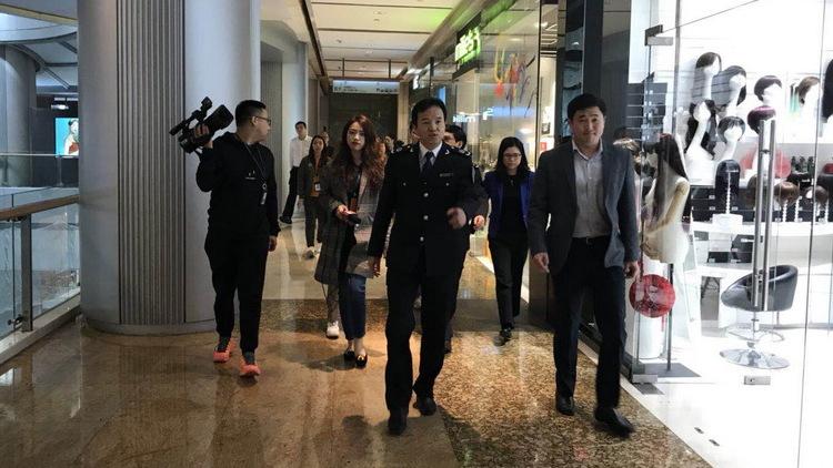 星期三查餐厅|南山这个吸引了大量旅客的人气片区，餐厅到底安全不？