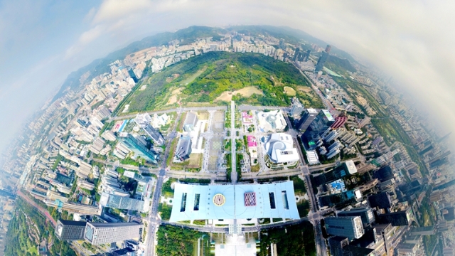 深圳抓实抓细疫情防控，产业发展转危为机逆势上扬 <img style=