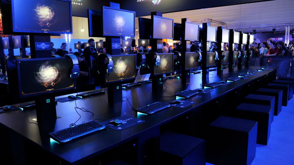 莫让网络平台成为毒害青少年的“培养皿”