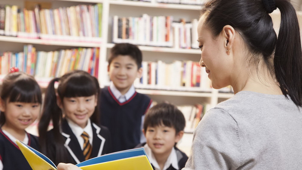 爱心是一位教师的最大绩效指标