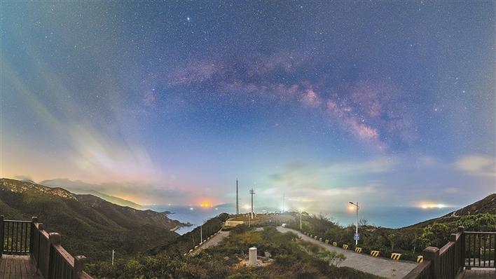 “暗夜社区”，还都市人一片星河灿烂