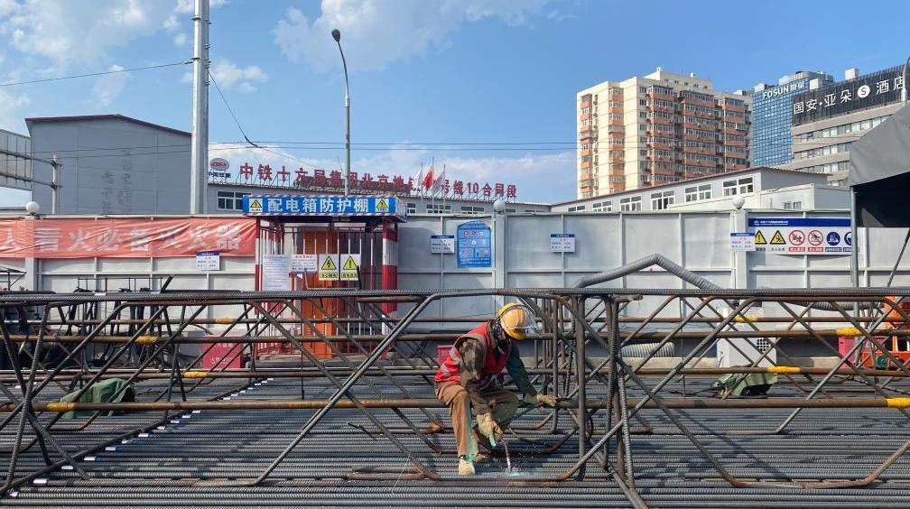 新华视点｜多地高温来袭，如何更好保护劳动者？