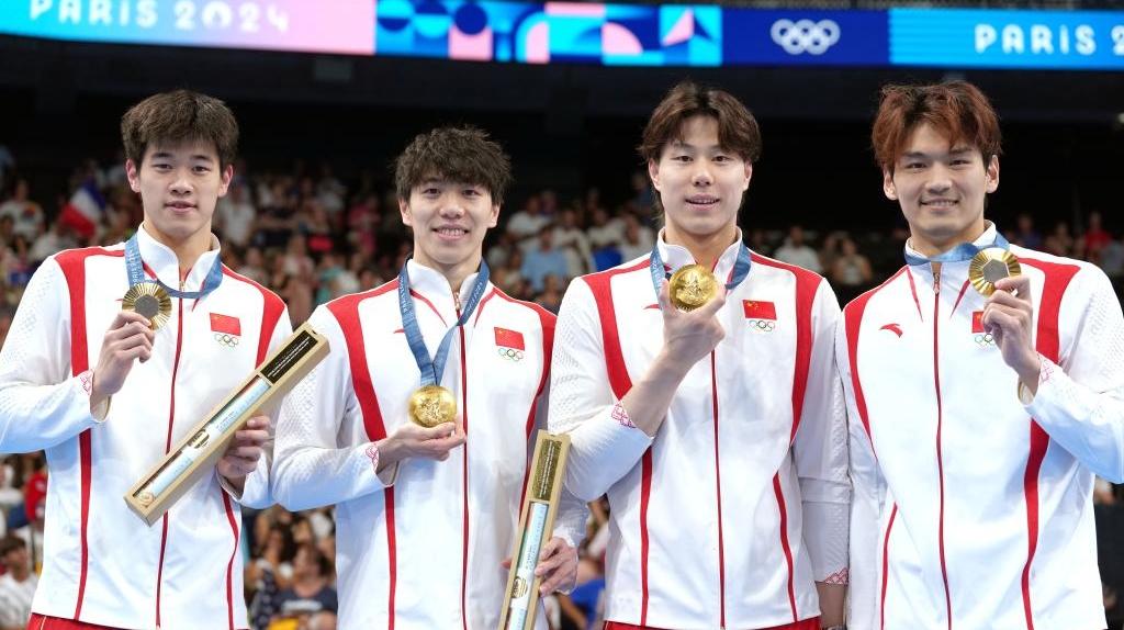 游泳综合：中国队冲破美国垄断 “劳模”张雨霏刷新纪录