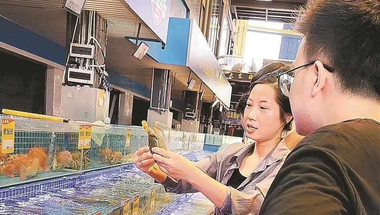 快来抢尝秋天第一口鲜！膏肥黄满，黄油蟹正热销