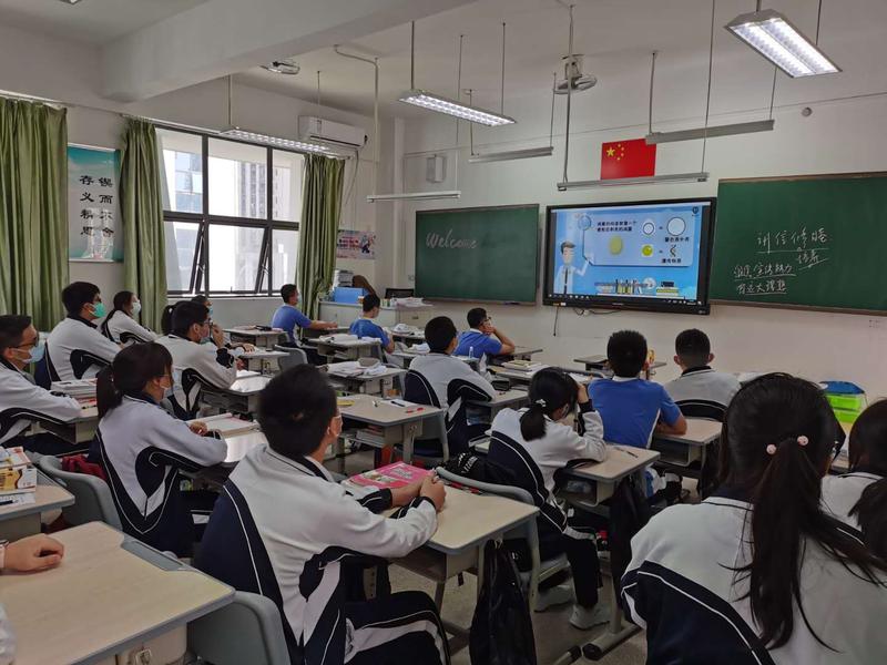 在现场|坪山实验学校学子：回到阔别已久校园 感觉很亲切