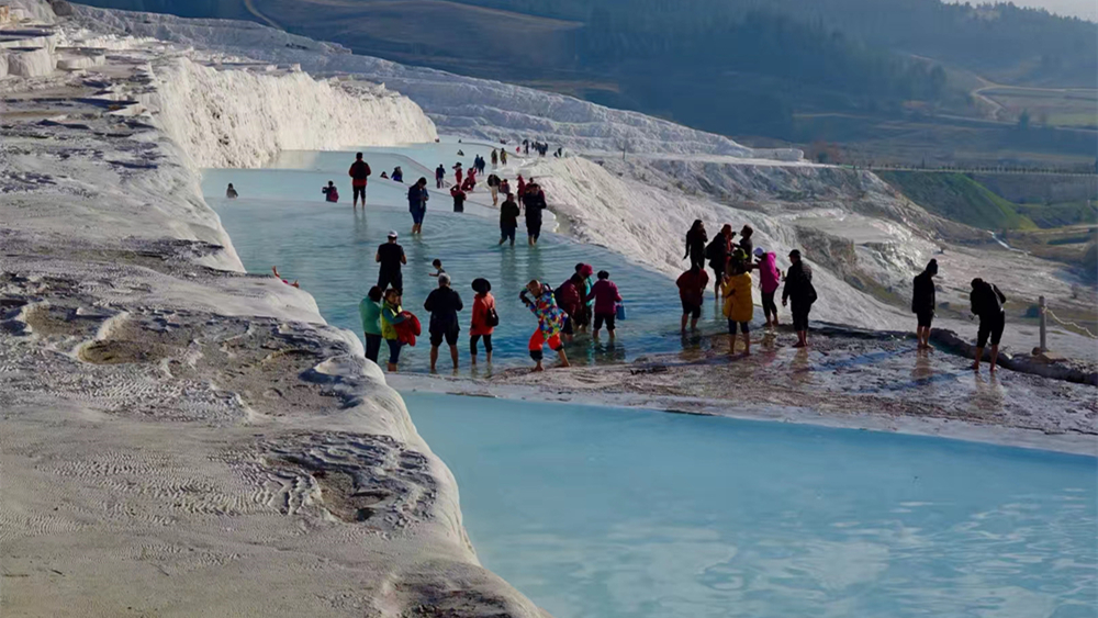 奇观天下|坚硬的白色梦幻——土耳其棉花堡